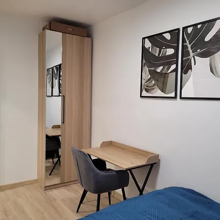 Apartament Radiostacja III Z Ogrodkiem, Dwupokojowe, Parking Free شقة