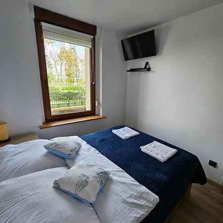 Apartament Radiostacja III Z Ogrodkiem, Dwupokojowe, Parking Free