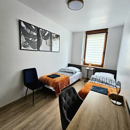 Apartament Radiostacja III Z Ogrodkiem, Dwupokojowe, Parking Free غليفيتسه