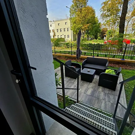 Apartament Radiostacja III Z Ogrodkiem, Dwupokojowe, Parking Free