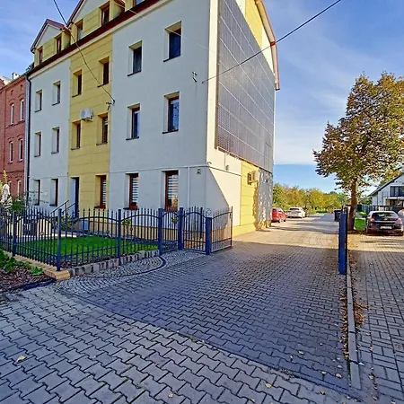 Apartament Radiostacja III Z Ogrodkiem, Dwupokojowe, Parking Free *