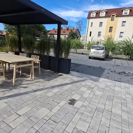 Apartmán Radiostacja Iii Z Ogrodkiem, Dwupokojowe, Parking Free