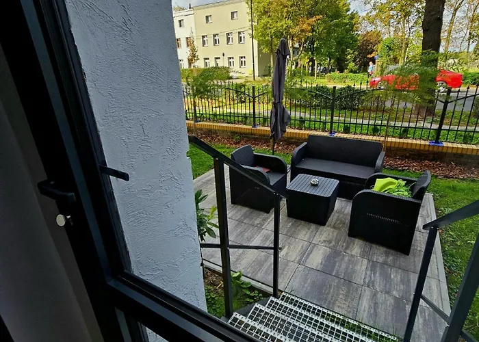 Apartament Radiostacja III Z Ogrodkiem, Dwupokojowe, Parking Free